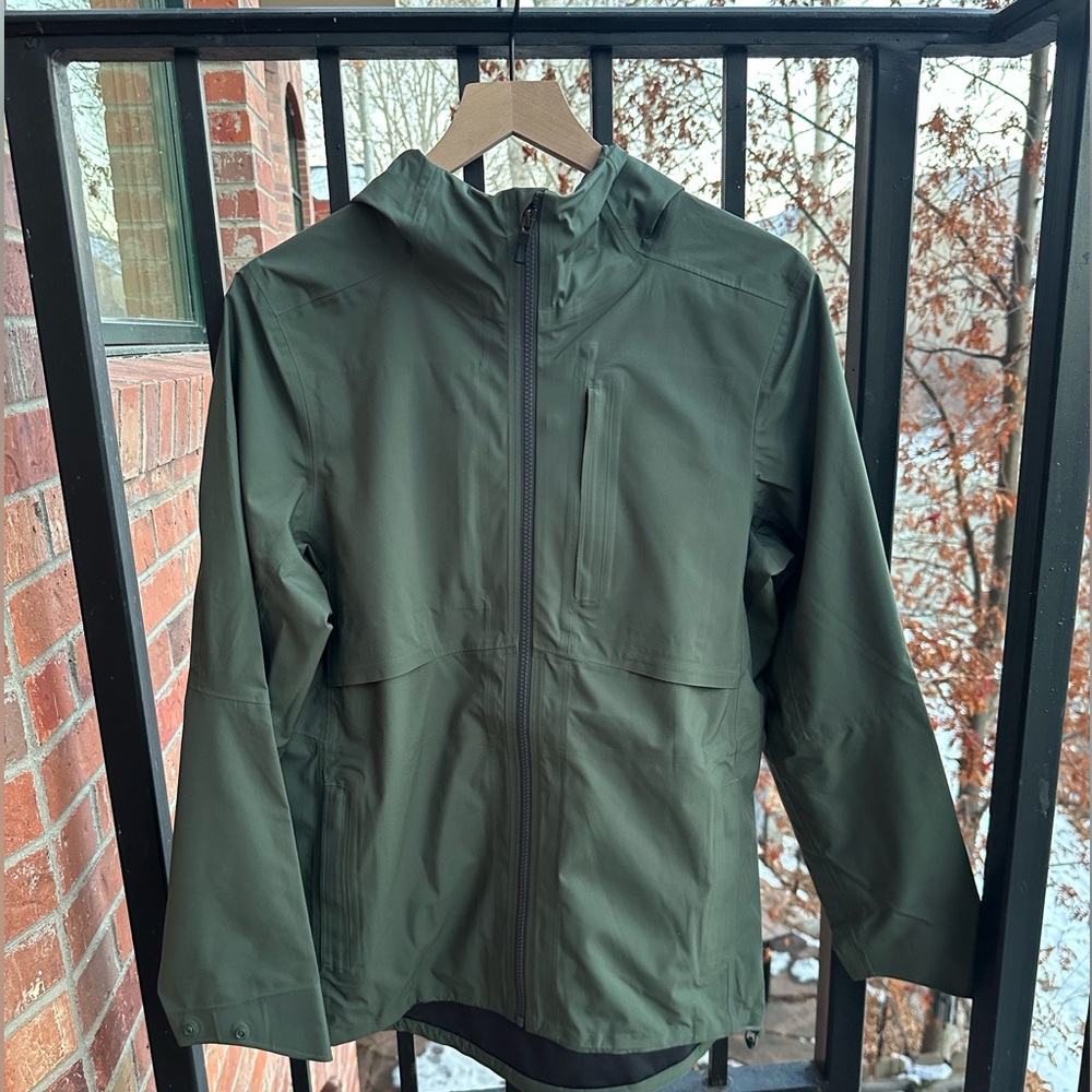 Lululemon Outpour Shell Jacket